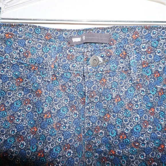 LEVI'S Raw Hem shorts floral print 10 - Picture 2 of 8